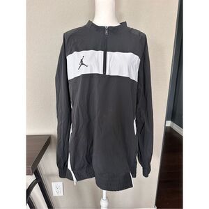 Jordan Pullover Windbreaker Zip Up Large